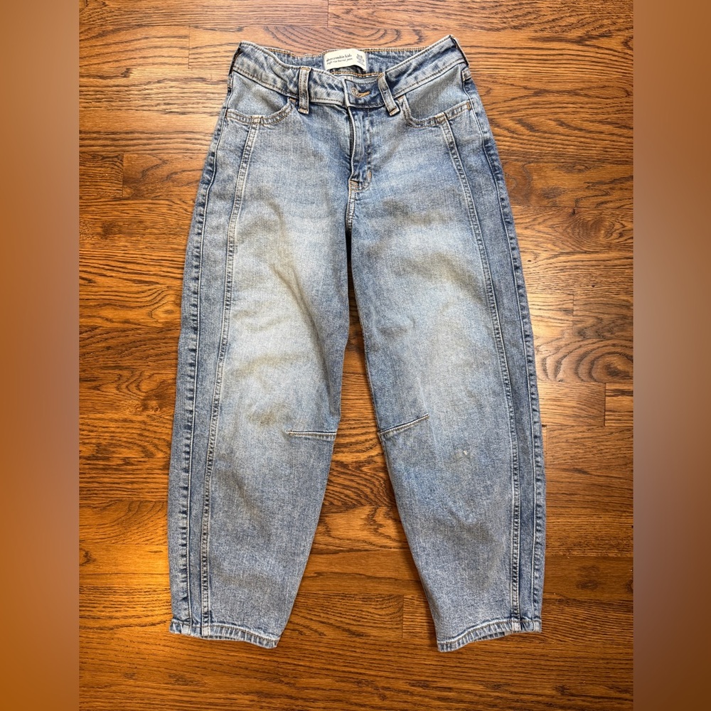 Abercrombie Kids Girls High Rise Barrel Jeans Light Wash Regular Size 9/10